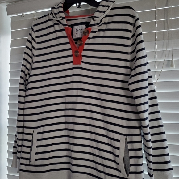 Boden Tops - Boden ladies hoodie is size 12